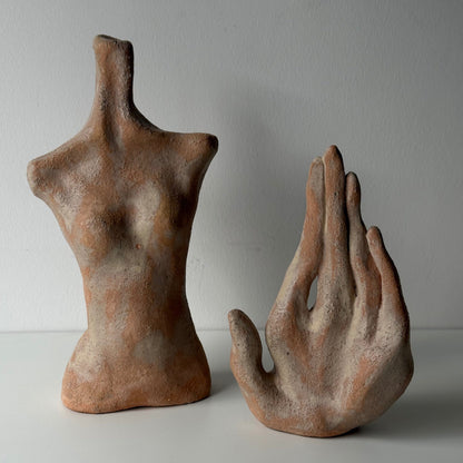 welcoming hand 602Lab