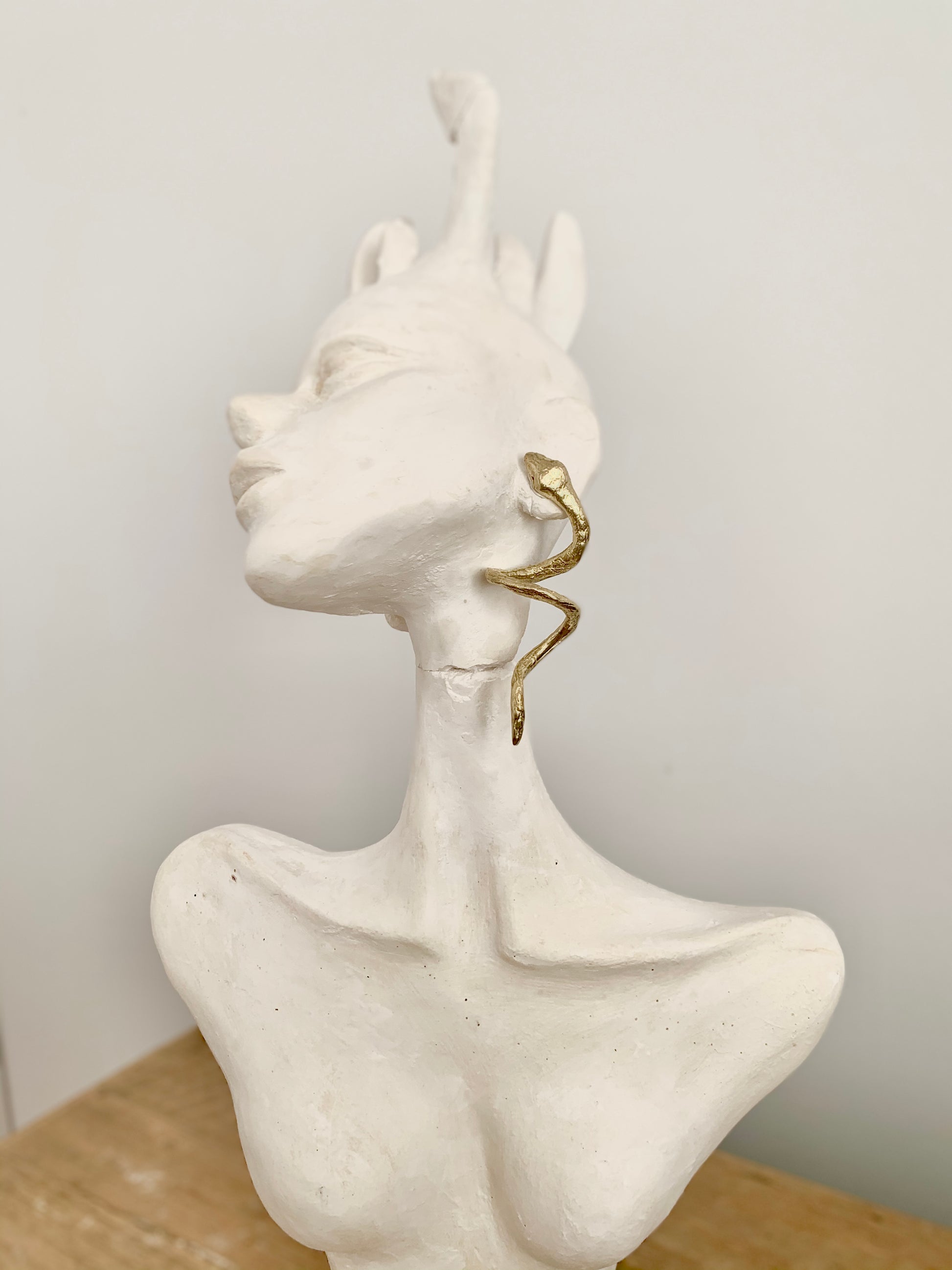 curled snake earring 602Lab